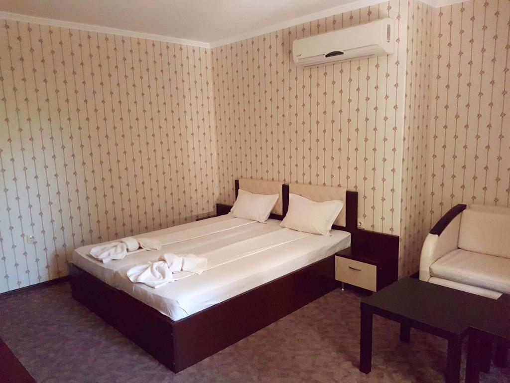 Guest House Saint Apostol Nesebar Exteriör bild