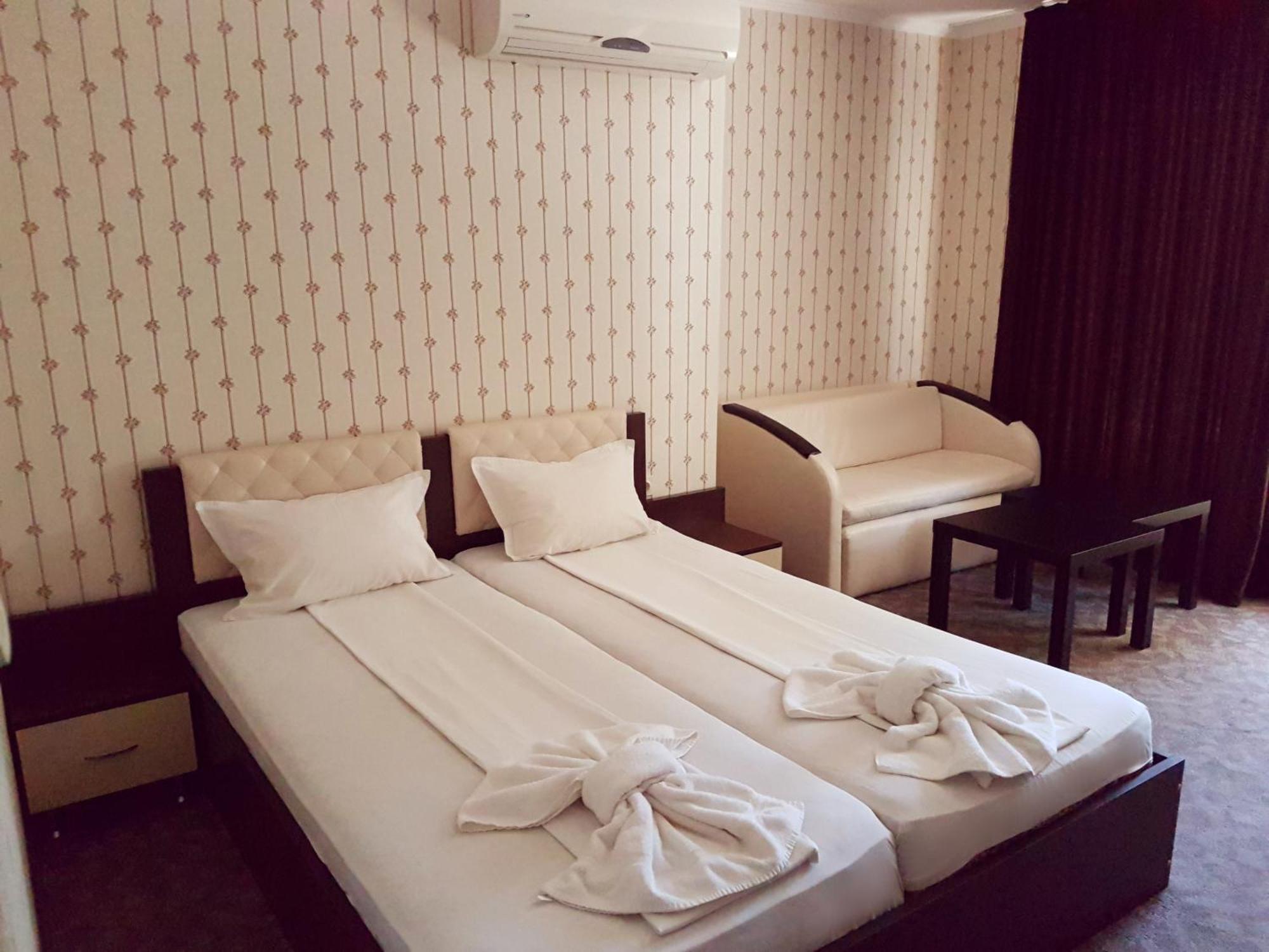 Guest House Saint Apostol Nesebar Exteriör bild