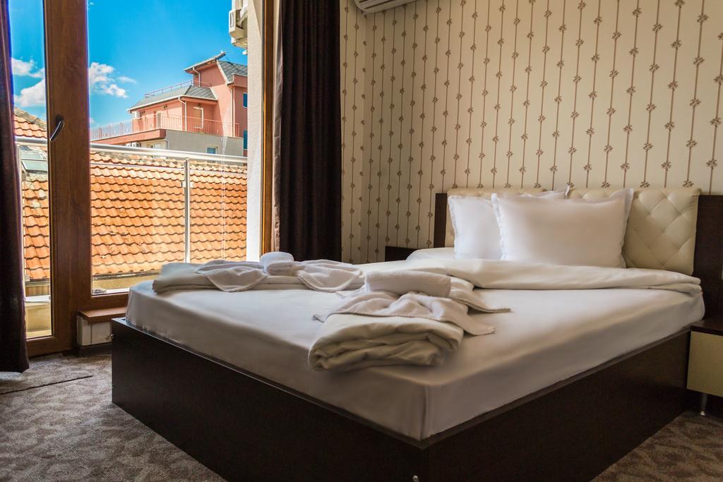 Guest House Saint Apostol Nesebar Exteriör bild